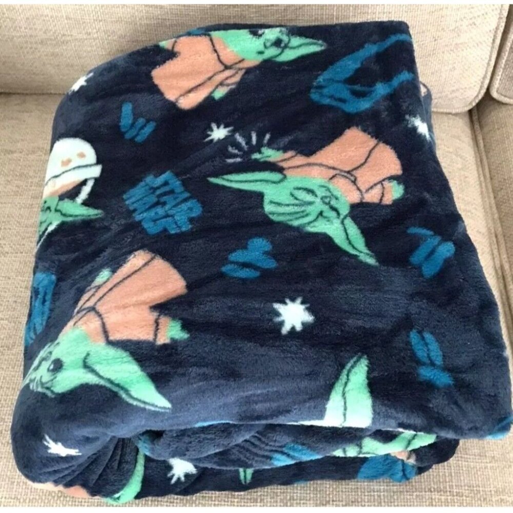 The Big One Star Wars Baby Yoda Blanket Supersoft Oversized Plush 5'x6'